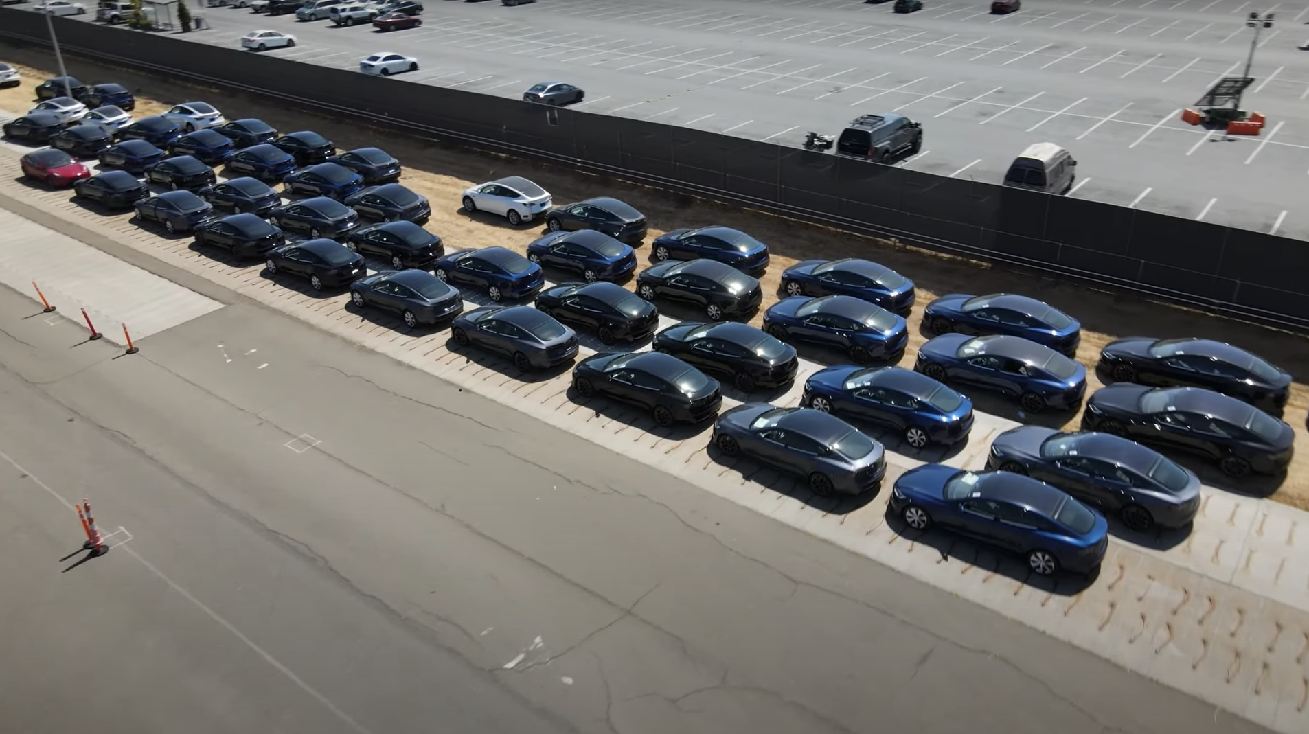 Parking lot with hundreds of refresh Tesla Model S vehicles found near  Fremont factory [Update] - Drive Tesla