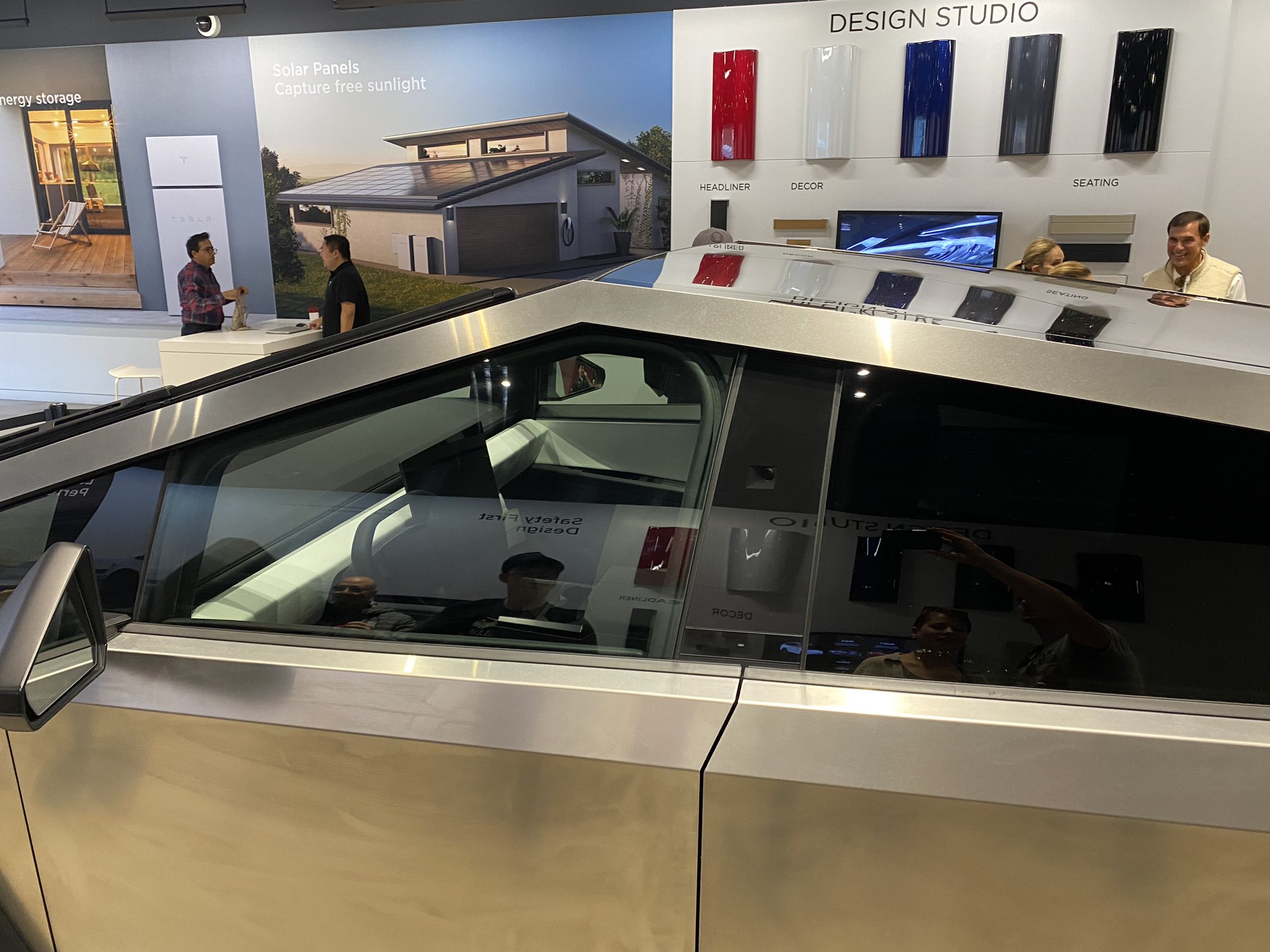 San Diego Tesla showroom now has a CyberTruck on display, and a