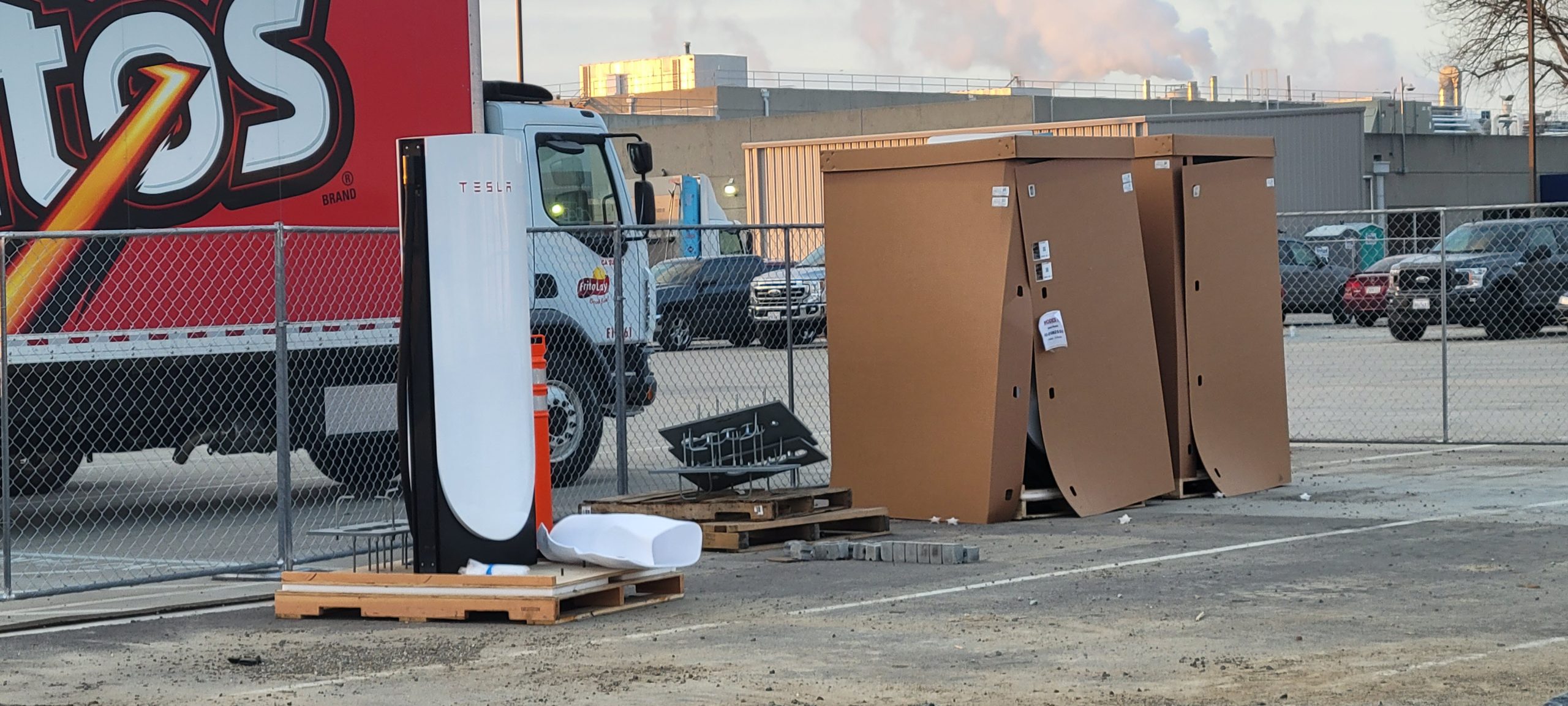 Tesla Semi Details From Frito-Lay Visit: Powertrain, Interior, Charging