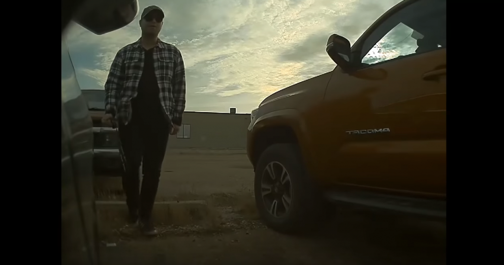Eskimos keying Tesla