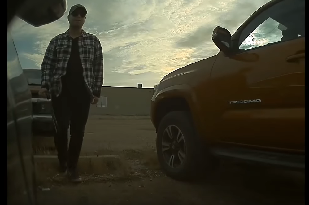 Eskimos keying Tesla