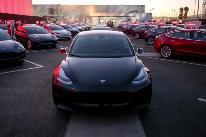 Tesla Model 3 delivery