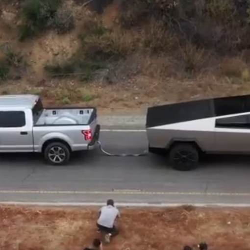 Cybertruck vs Ford F-150 tug of war