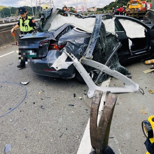 Tesla Model 3 crash Taiwan