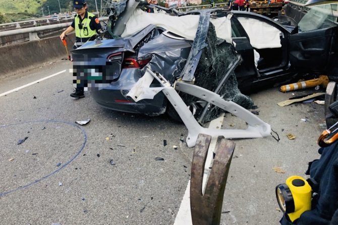 Tesla Model 3 crash Taiwan