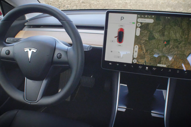 Tesla Sattelite View maps