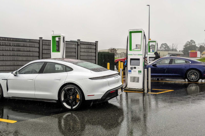 Porsche Taycan Turbo charging