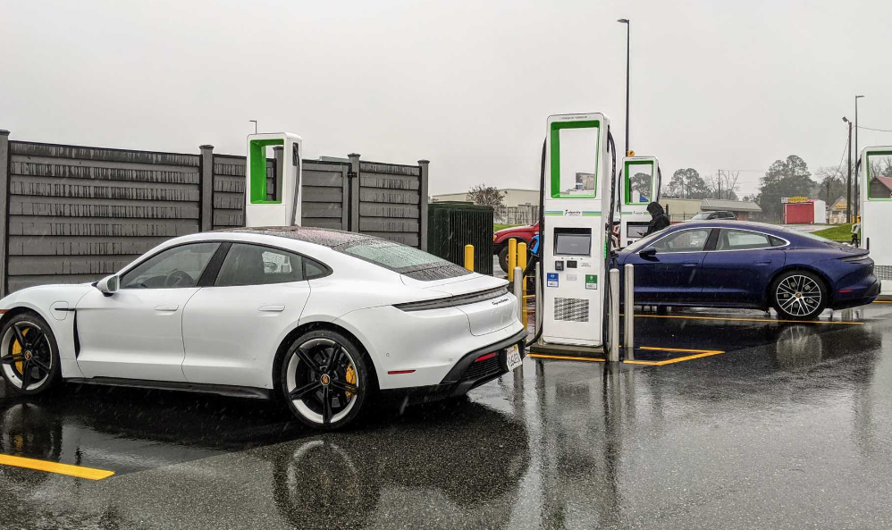 Porsche Taycan Turbo charging