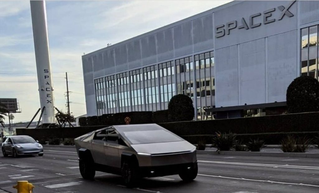 Tesla Cybertruck SpaceX
