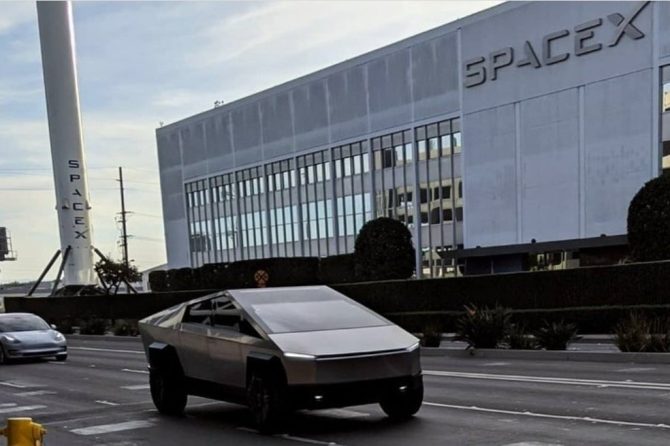 Tesla Cybertruck SpaceX