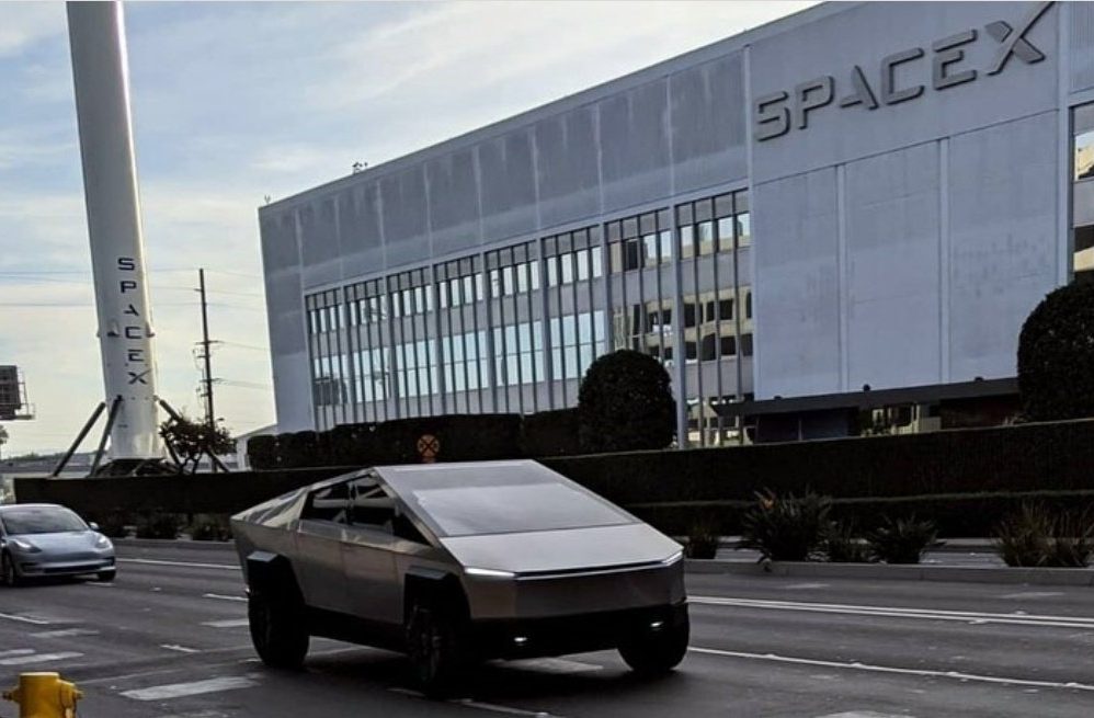 Tesla Cybertruck SpaceX