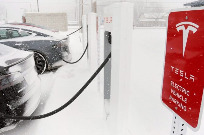 Tesla Supercharging in the snow Regina