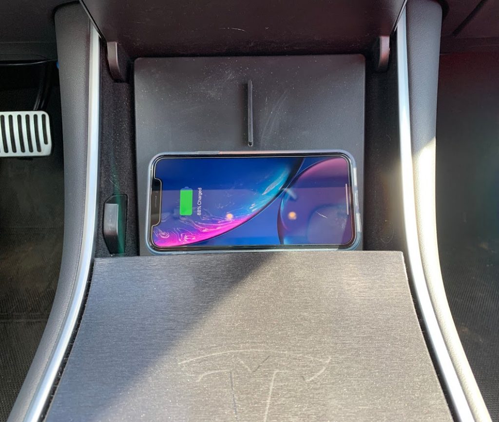 Jeda Wireless Charging Pad for Tesla Model 3 [Review and Coupon Code