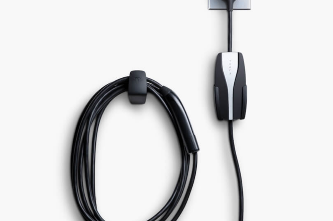 Tesla Mobile Connector organizer