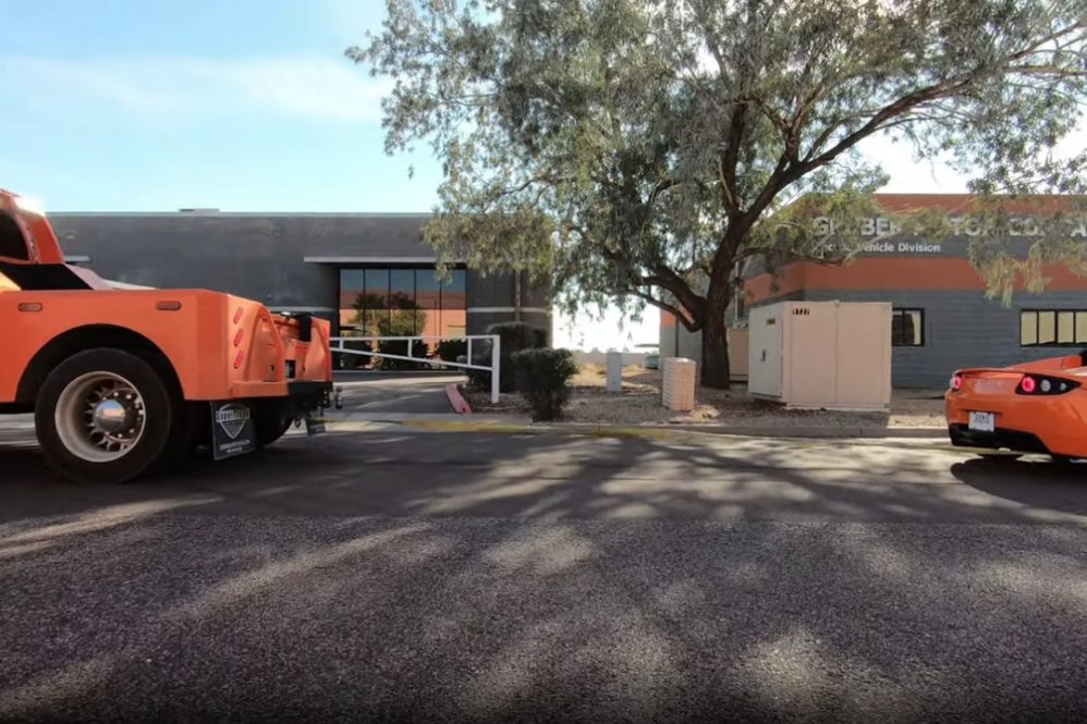 Tesla Roadster vs Ford F650 tug of war