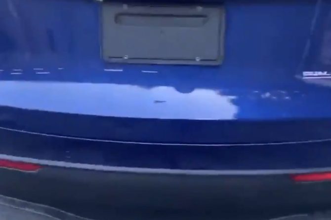 Model Y power liftgate