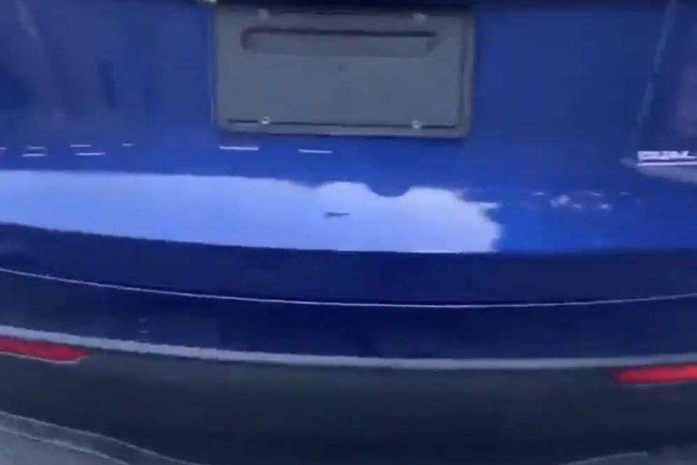 Model Y power liftgate