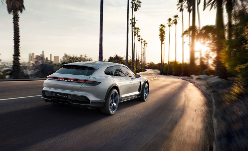 Porsche-Mission-E-Cross-Turismo-concept-121