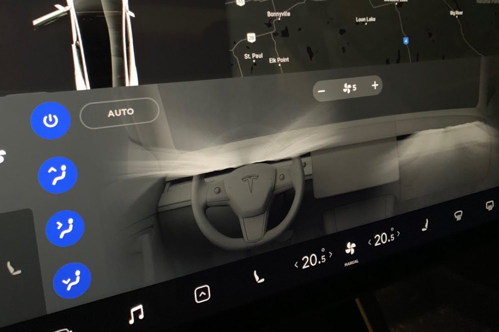 Tesla Model 3 dual zone climate control