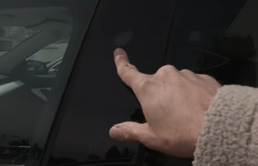 Tesla Right Door Pillar Camera Blocked driveteslacanada.ca