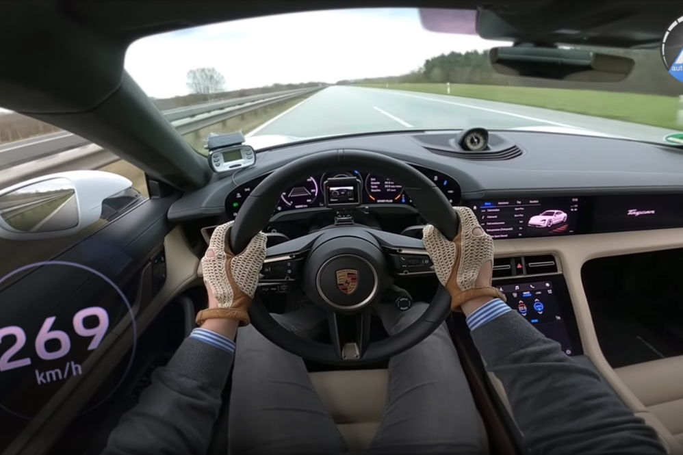Porsche Taycan Autobahn