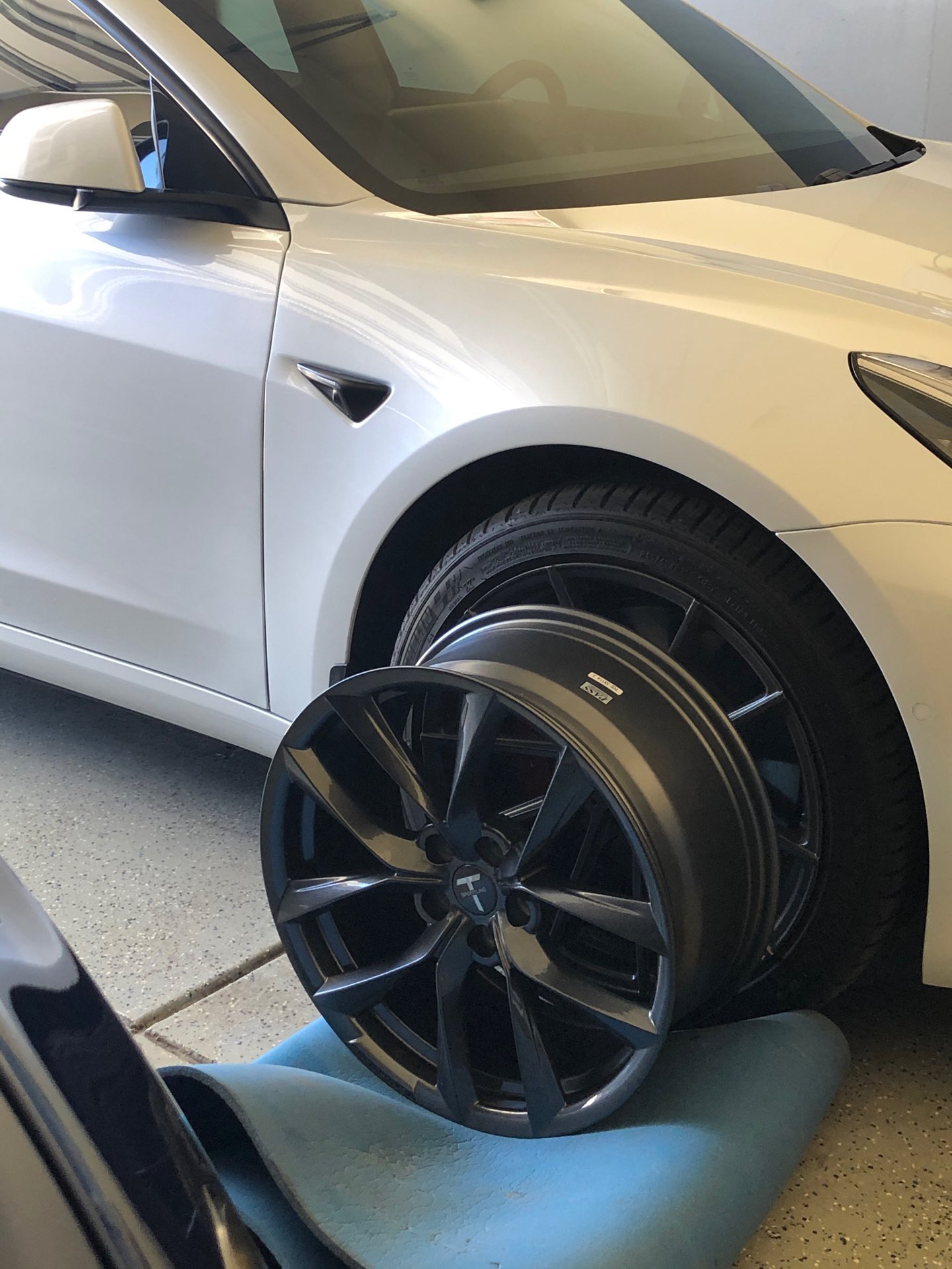 TSportline TSS wheels on Tesla Model 3