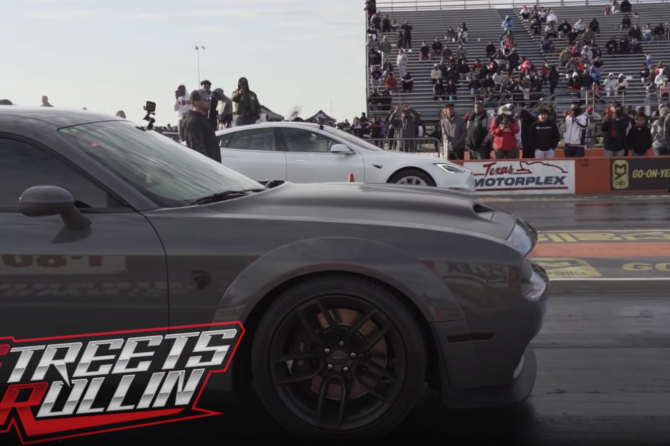 Tesla Model S Dodge Challenger Hellcat Redeye