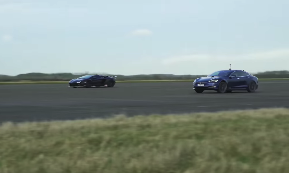 Tesla Model S vs Lamborghini Aventador