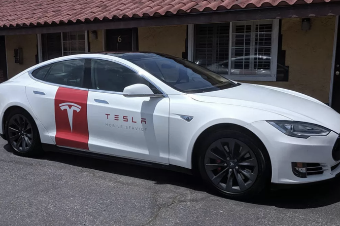 Tesla Mobile Service