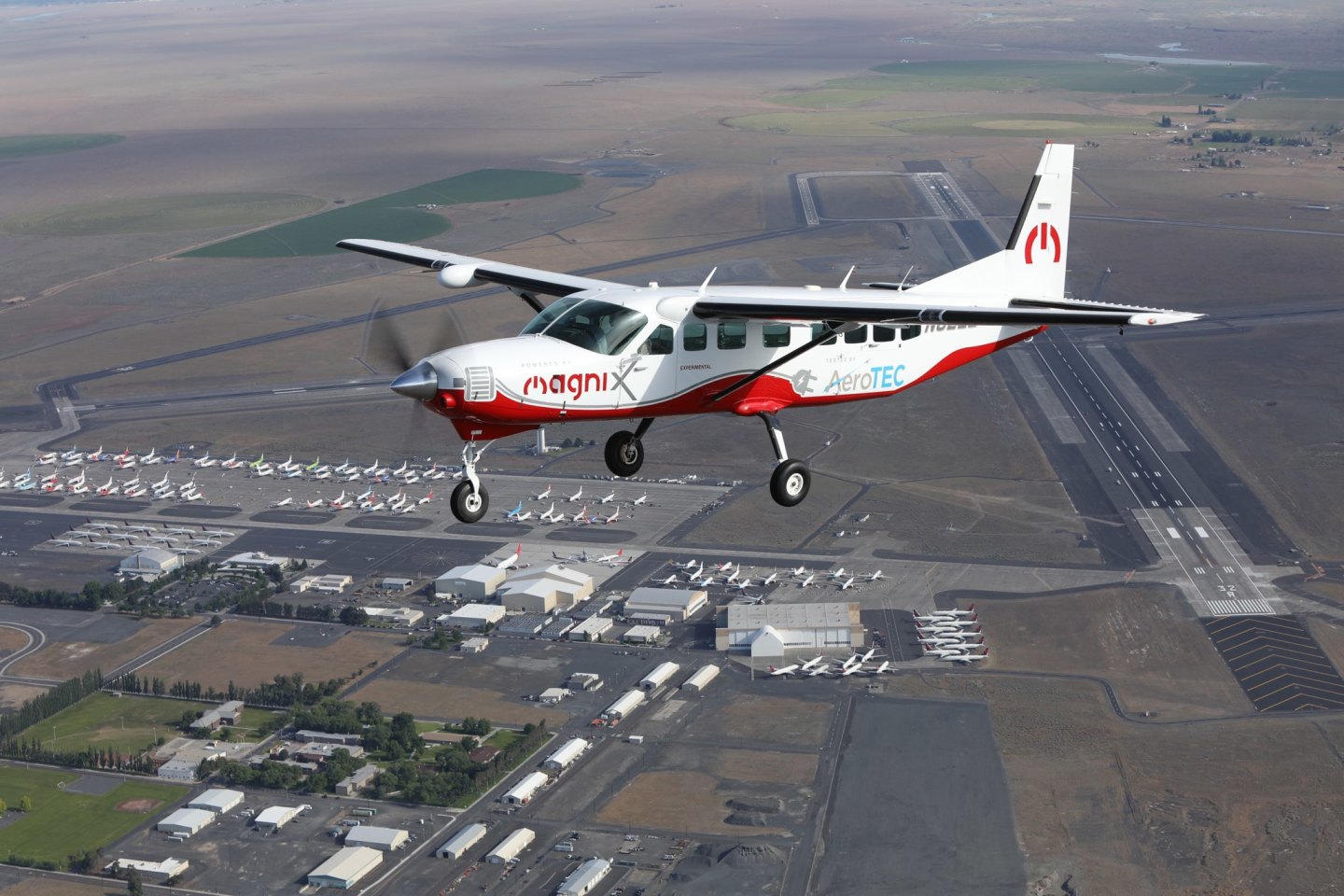 magniX test flight Moses Lake WA