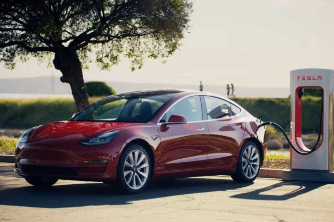 Tesla Model 3 Supercharger