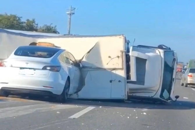 Tesla Taiwan crash