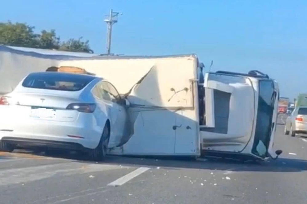 Tesla Taiwan crash