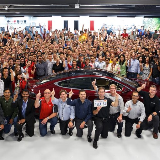 2012-06-01-tesla-headquarters-group-photo-s1