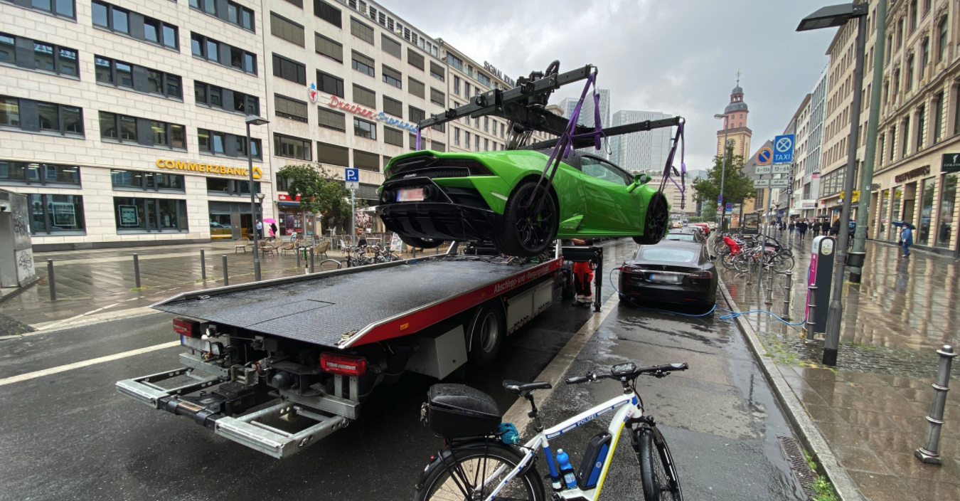 Lamborghini towed