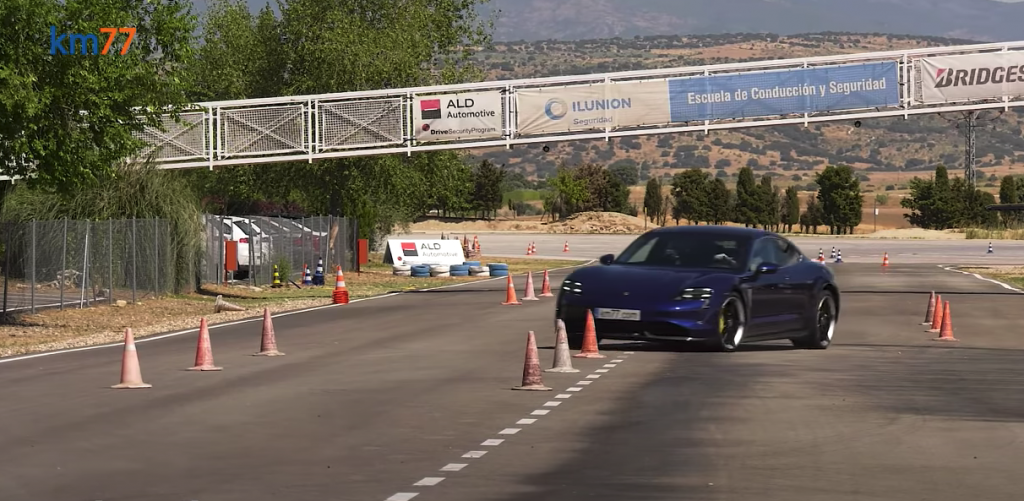 Porsche Taycan Turbo S Moose Test