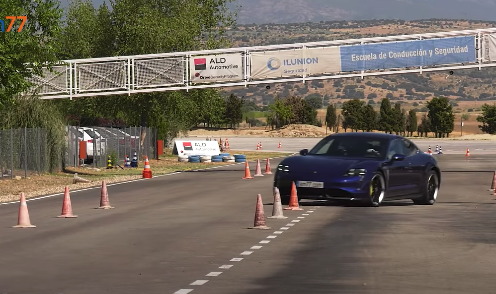 Porsche Taycan Turbo S Moose Test