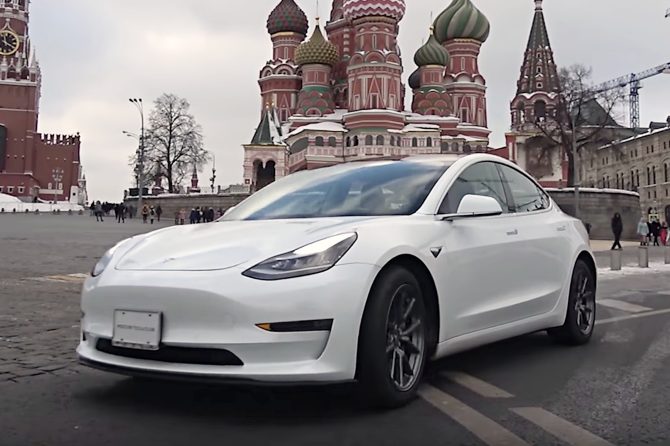 tesla-model-3-moscow