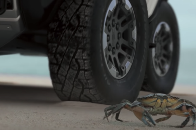 GM Hummer EV Crab Mode