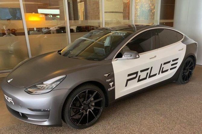 Tesla Model 3 police car