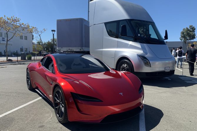 Tesla Semi and Roadster SV