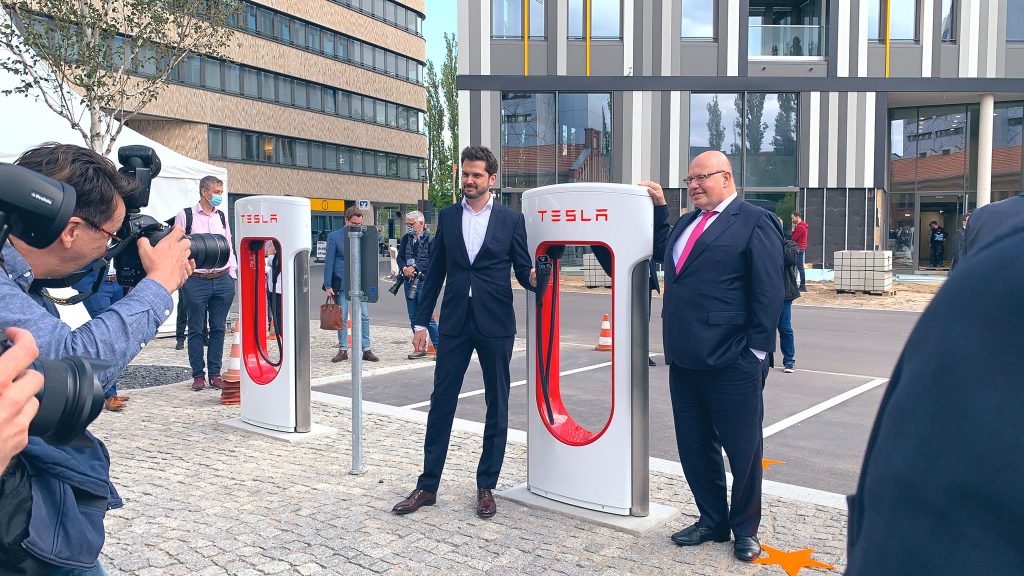 Tesla V3 Supercharger Berlin