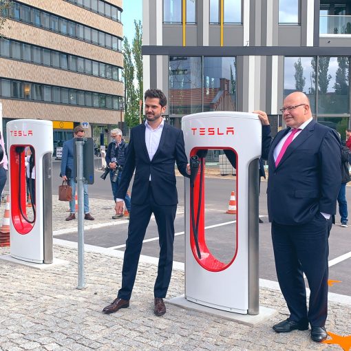 Tesla V3 Supercharger Berlin