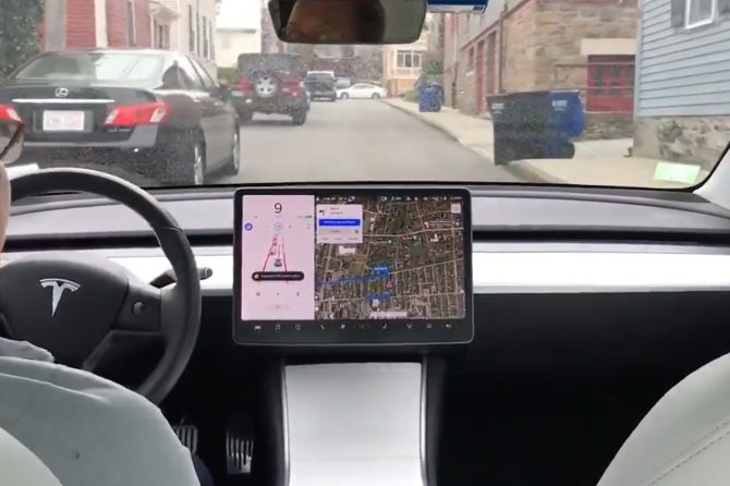 Tesla FSD auto folding mirrors