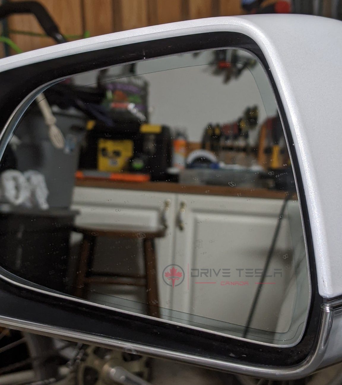 Tesla reintroduces autodimming side mirrors to the Model 3 [Update