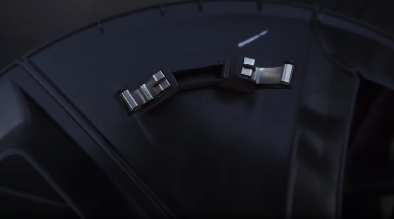 New Tesla Model 3 aero clips