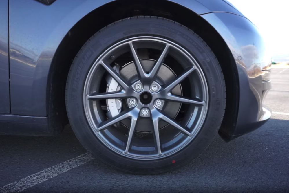 New naked Tesla Model 3 aeros