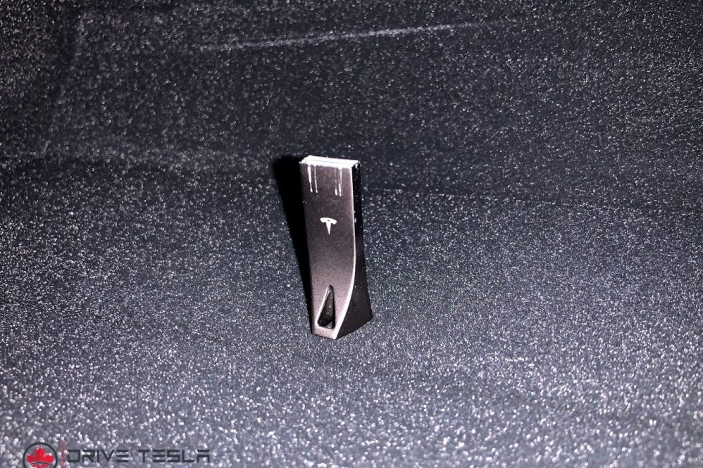 Refresh Model 3 USB drive