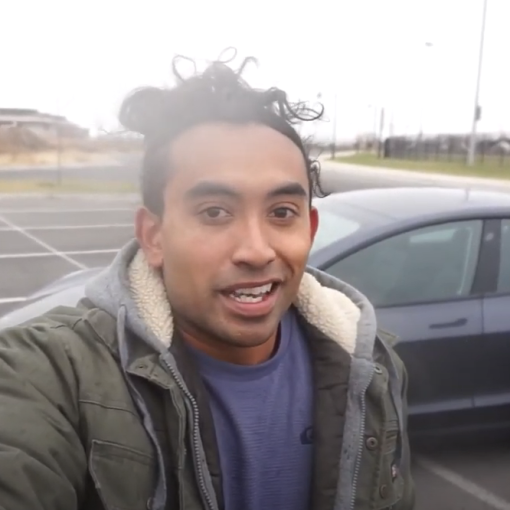 Refresh Tesla Model 3 delivery