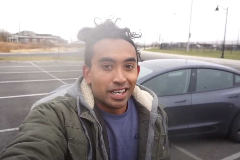 Refresh Tesla Model 3 delivery